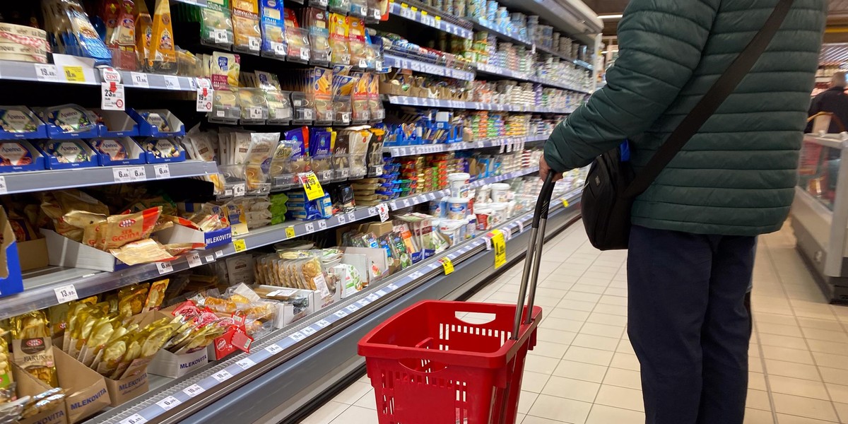 Carrefour wprowadza koszyki niespodzianki do Polski.