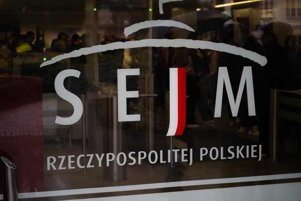Obecny rząd bez większości, Trzecia Droga poza Sejmem. Jest najnowszy sondaż wyborczy