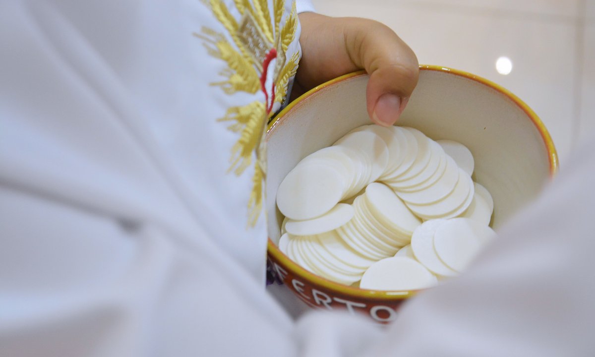 Czy rozwodnik może przyjąć komunię? Ksiądz nie pozostawia wątpliwości