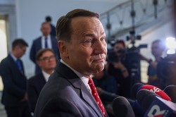 Sikorski: Niosę ten krzyż krytyki pana prezydenta od półtora roku