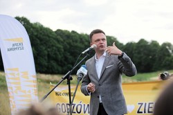 Hołownia wchodzi do Sejmu? Najnowszy SONDAŻ