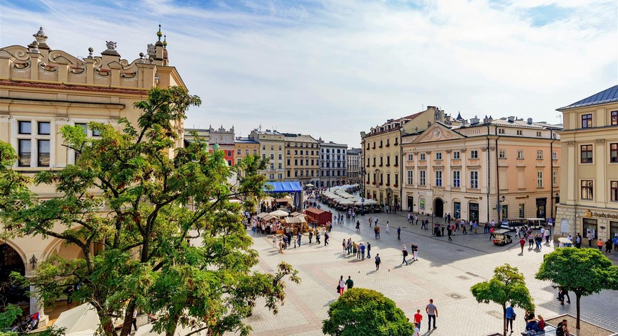 Kraków tej jesieni znów stanie się stolicą literatury, sztuki i ważnych rozmów. W Pałacu Potockich przez cały październik odbywać się będą festiwale, wystawy i spotkania z twórcami.