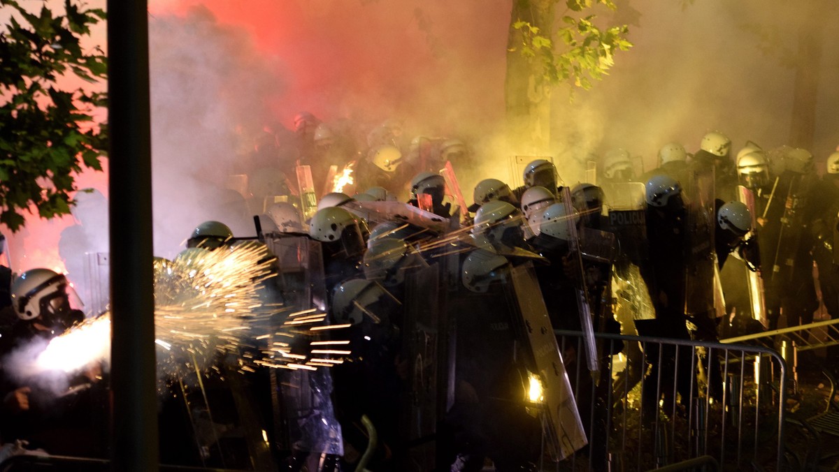 Policja w stolicy Czarnogóry - Podgoricy użyła wieczorem gazu łzawiącego aby rozproszyć kolejną antyrządową demonstrację, której uczestnicy domagali się ustąpienia premiera Milo Djukanovicia i zorganizowania przedterminowych wyborów.