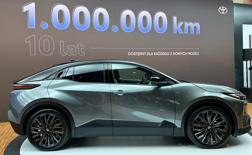 Nowa Toyota C-HR+