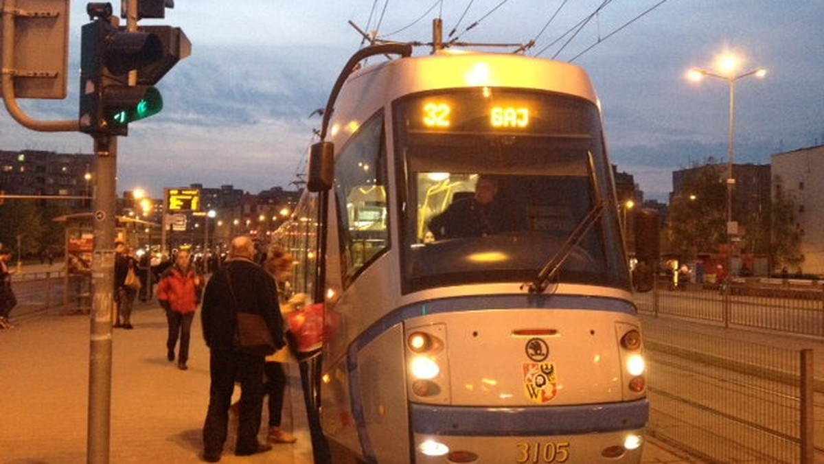 Już po raz drugi nie udało się wybrać firmy, która zaprojektuje nową trasę tramwajową wzdłuż ulicy Hubskiej we Wrocławiu. Urzędnicy uznali, że oferty, które wpłynęły do magistratu są za drogie. Kolejny przetarg już ogłoszono.