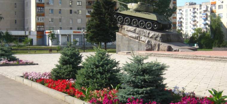 Ukraińcy wykorzystali czołg z pomnika do obrony. Maszyna pochodzi z czasów II wojny światowej