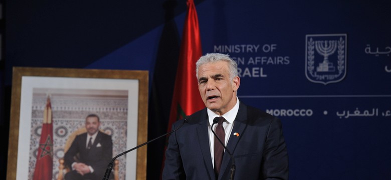 Lapid dziękuje Blinkenowi za "stanie ramię w ramię przeciwko polskiej ustawie"