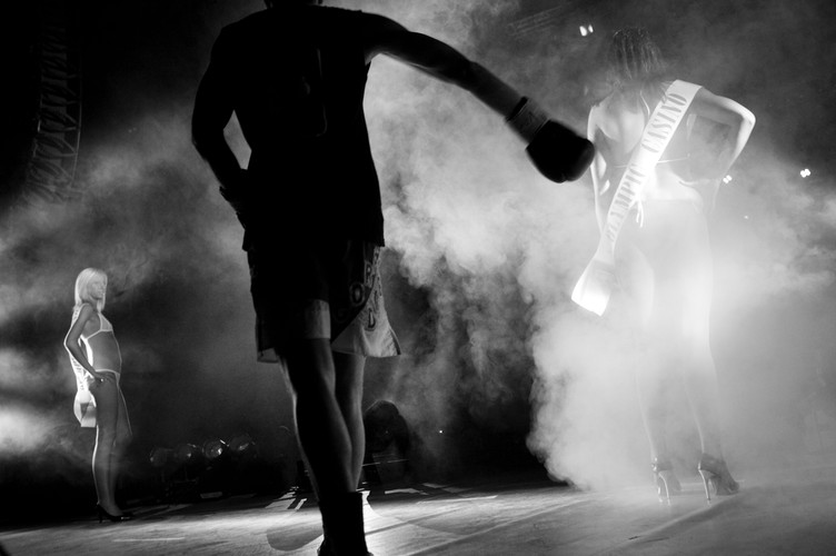 Na ringu nie słychać otaczającego zgiełku kibiców