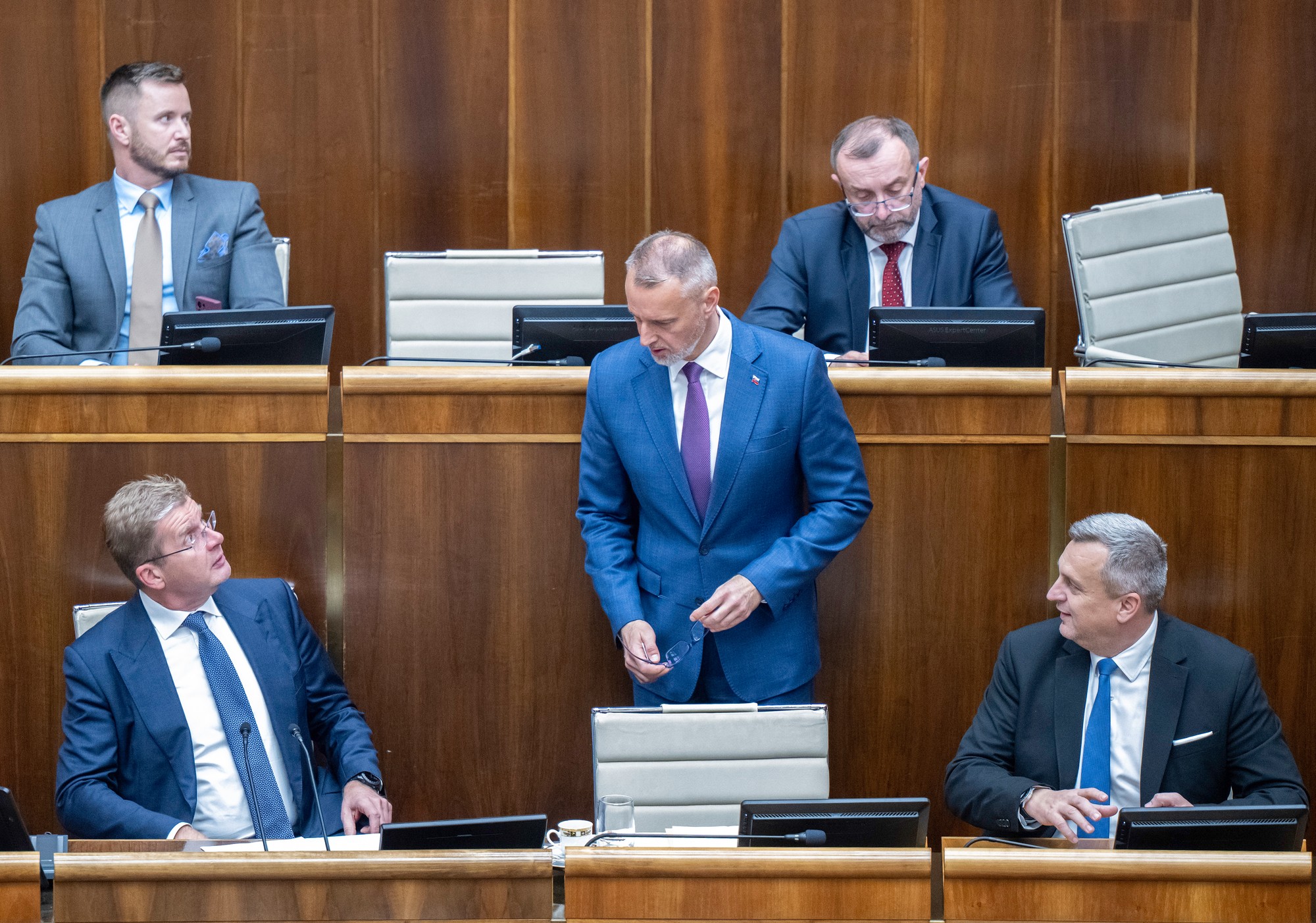 Predsedom parlamentu sa stal Richard Raši, v tajnej voľbe získal 79 hlasov.