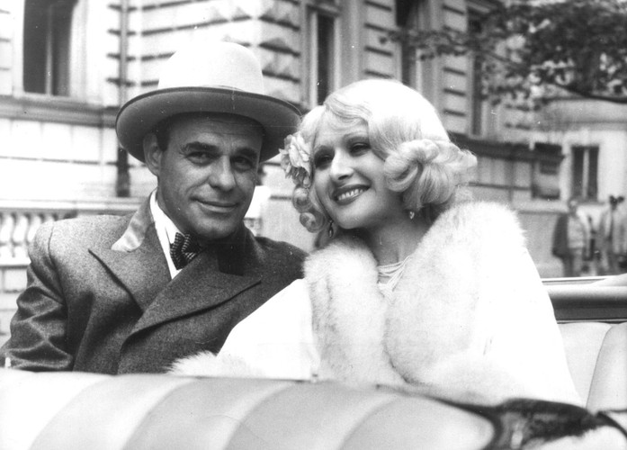 Grażyna Barszczewska i Roman Wilhelmi w scenie z filmu 'Kariera Nikodema Dyzmy' (1980)