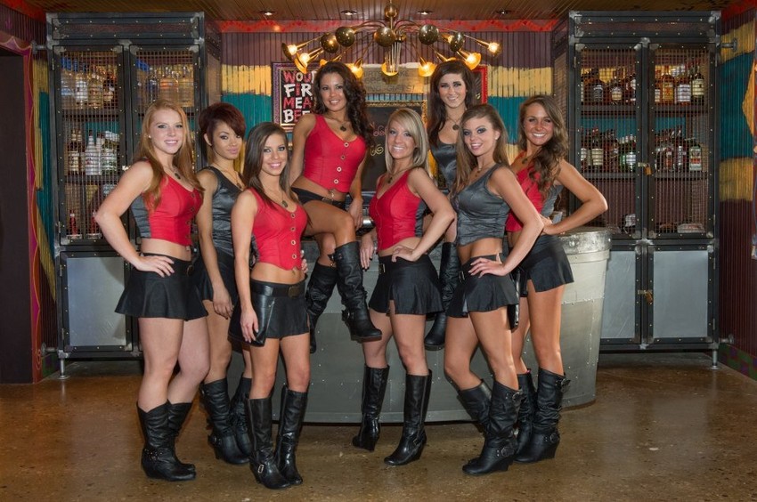 Sve oštrija konkurencija u "brestoranima" - Konobarice iz "Boun dedisa"