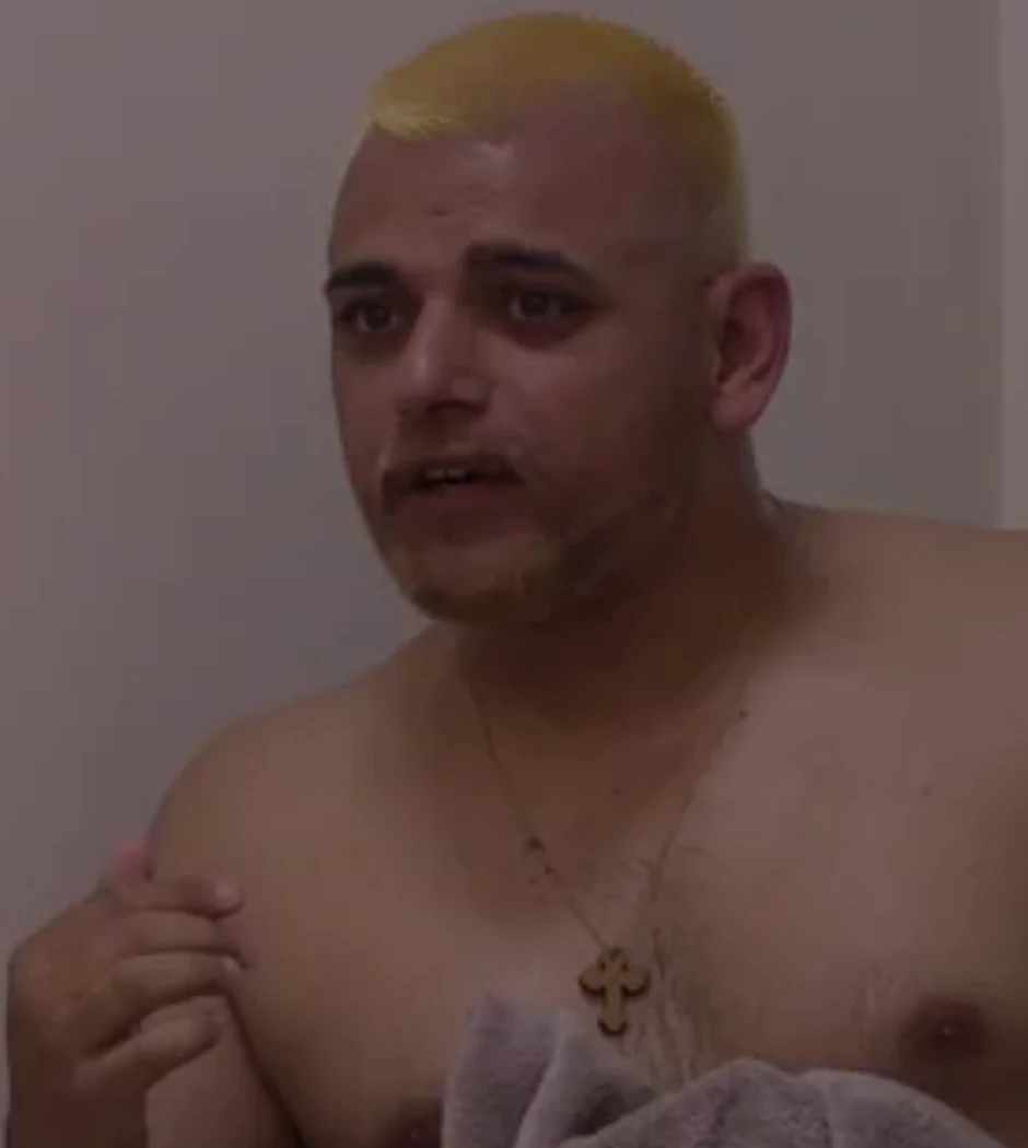 Uroš Stanić spalio kosu Bori Santani: Hteo promenu, a završio sa ovim na glavi