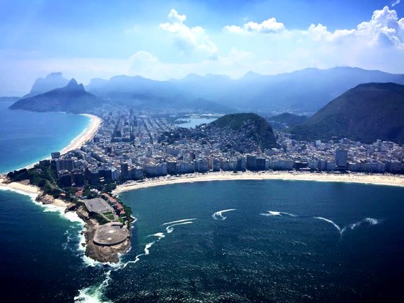 Rio to jedno z najładniejszych miast. Widzimy plaże Ipanema i Copacabana...