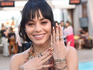 Vanessa Hudgens a hippilányok álomruhájában