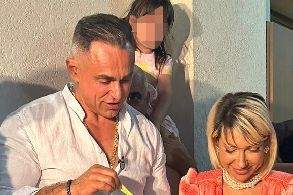 DRAGAN STANKOVIĆ DOBIO UNUKA Porodila se njegova snajka, bivši verenik Jovane Jeremić puca od sreće: Roditelji sinu dali MOĆNO IME