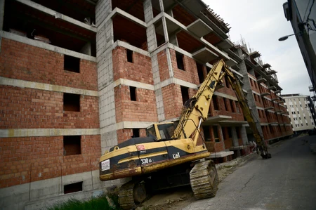 Pripreme za rušenje, slim zgrada, Medaković padina