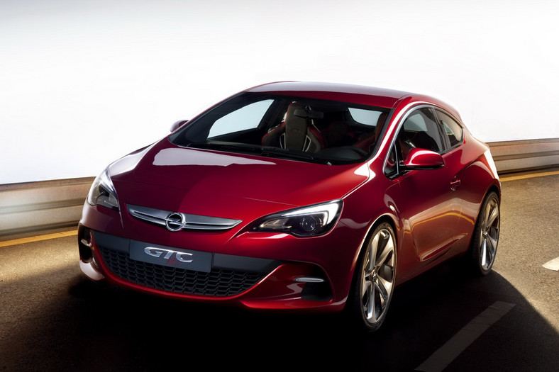 Opel Astra GTC gotowy do pojedynku z VW Scirocco