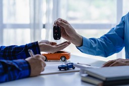 wziąć auto w leasing czy poczekać? ostrożnie z decyzją w grudniu