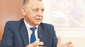 „Zdemoralizowani, przekupieni”. Banaś przerywa milczenie o kulisach rządów PiS