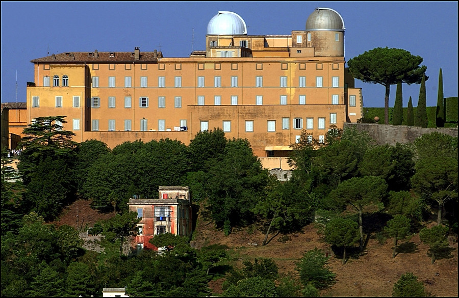 Castel Gandolfo - pałac papieski z obserwatorium