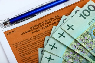 PIT 2012: Rozliczając się wspólnie z małżonkiem można obniżyć podatek o kilka tysięcy