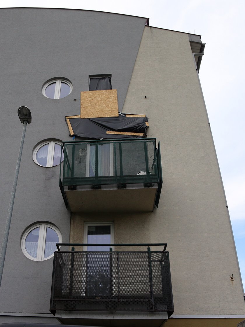 Zerwał się balkon pod ciężarem studentek z Krakowa