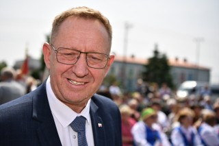 Minister rolnictwa: Będziemy robić wszystko, by polska ziemia była w polskich rękach