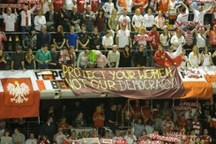 'Chrońcie swoje kobiety nie naszą demokrację' Tak polscy kibice odpowiedzieli Niemcom w Berlinie. ZDJĘCIA