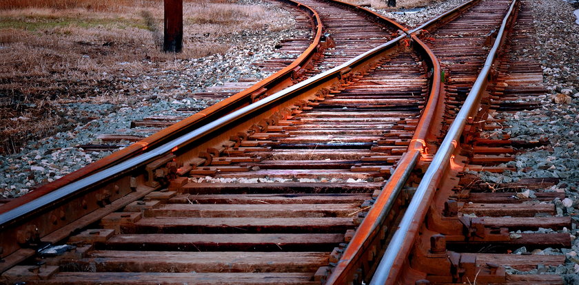 Tragedia na przejeździe kolejowym! Nie żyje dwóch nastolatków