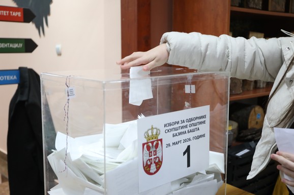 UBEDLJIV TRIJUMF SNS Objavljeni rezultati ponovljenih izbora na biračkom mestu u Bajinoj Bašti