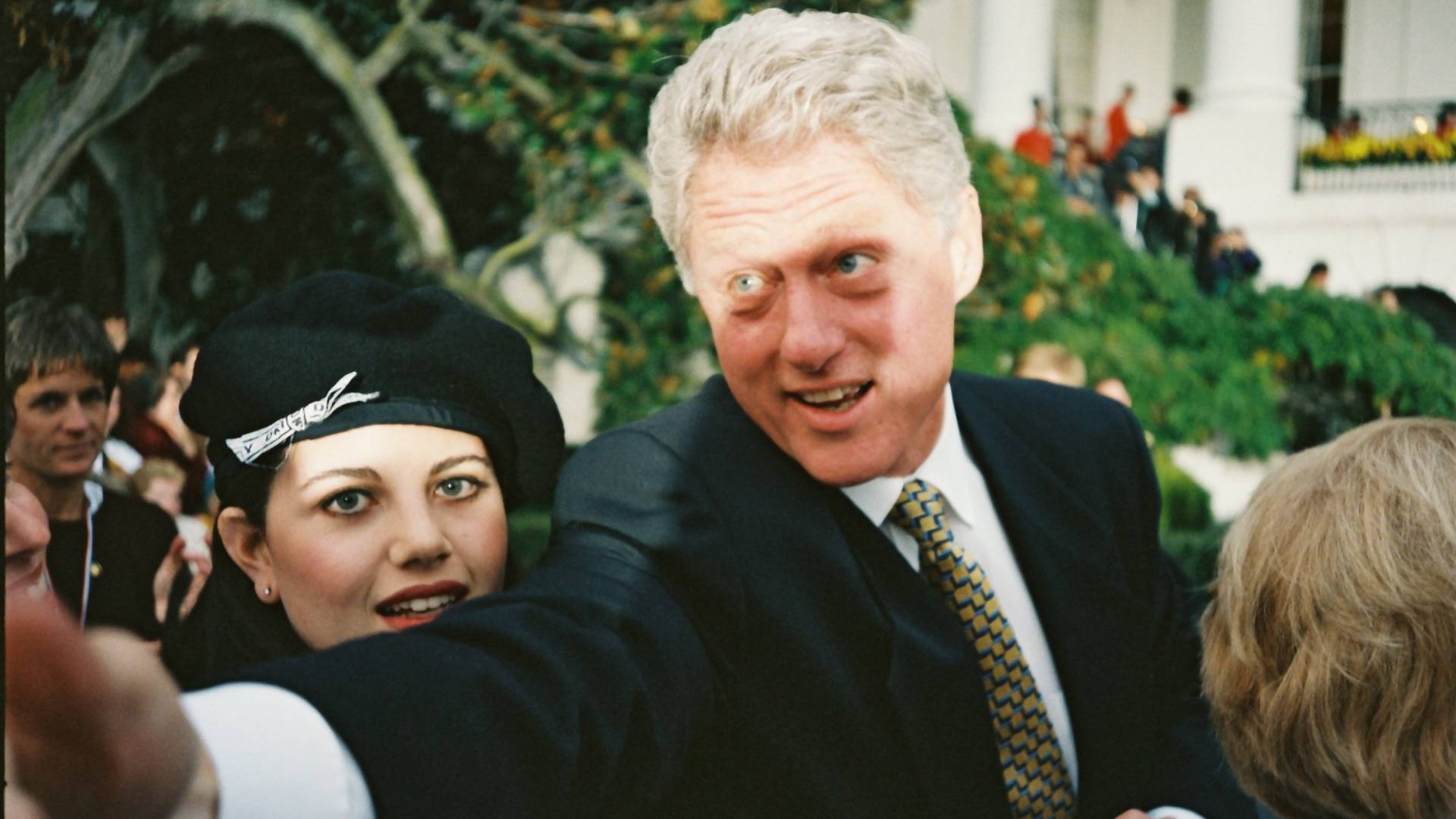 Monika Levinski nije jedina žena koju je Bil Klinton zlostavljao