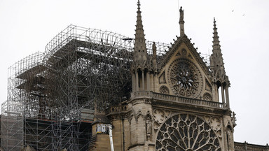 Dzieła sztuki z Notre Dame trafią do Luwru