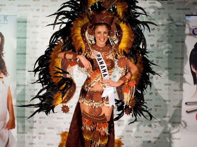 Miss Panamy w stroju narodowym