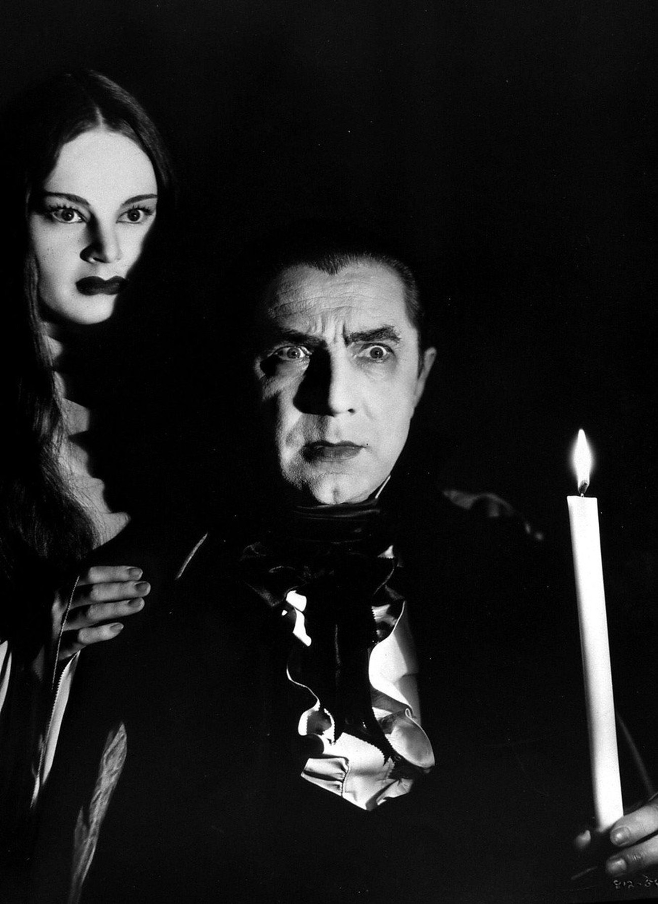 Про вампиров старые. Ван хельсинг 2004 невесты дракулы. Кристофер ли дракула 1958. Про вампиров старые. Президент линкольн: охотник на вампиров фильм 2012.