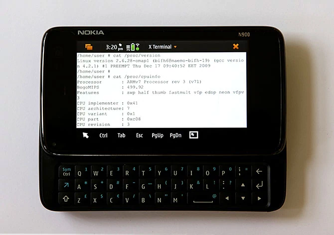 Nokia N900 fot. Ianare Sevi | Wikipedia CC BY-SA 3.0