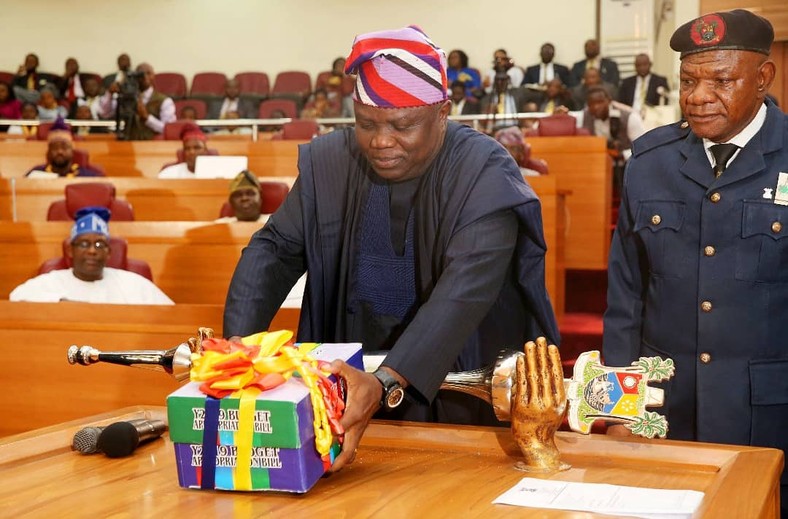 Lagos State governor, Akinwunmi Ambode, presents 2019 budget to the state's House of Assembly [Twitter/@AkinwunmiAmbode] 