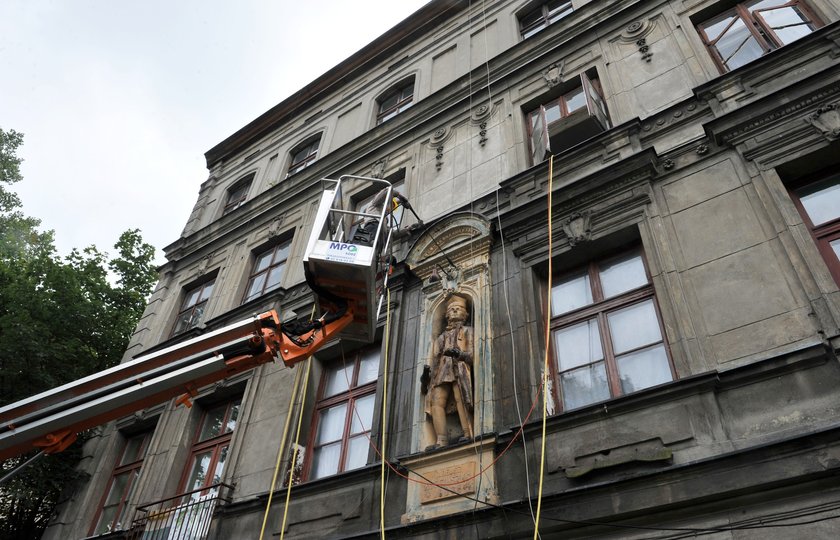 Nowy właściciel wyremontuje kamienicę przy ul. Wrześnieńskiej 4 i pomnik Tadeusza Kościuszki 