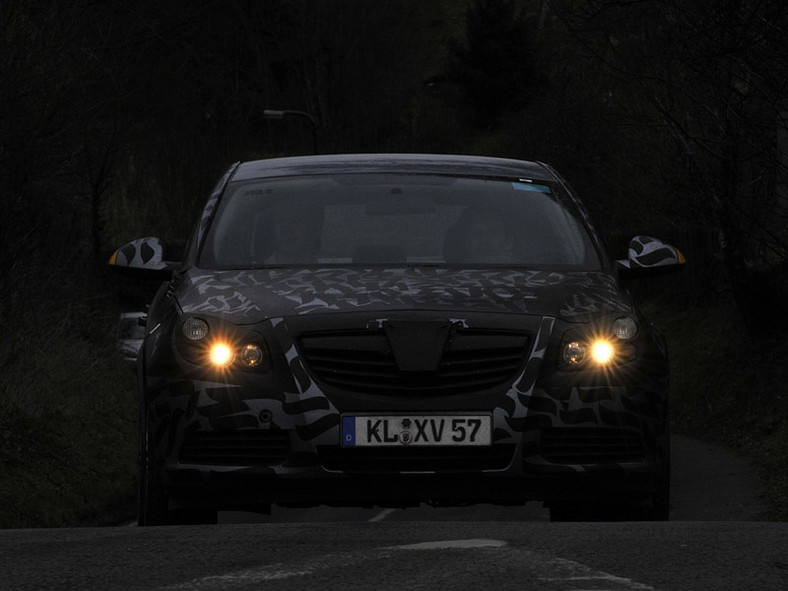 Opel: kamuflaż i maskowanie - walka z paparazzi prototypów