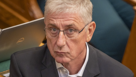 Erős nyitás pünkösdvasárnap: még nem volt reggel 8 óra, amikor Gyurcsány Ferenc durván beleállt Magyar Péterbe és Sulyok Tamásba