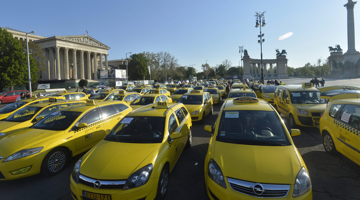 Taxis demonstráció / Fotó: MTI Máthé Zoltán