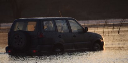 Wjechał na lód i omal nie utonął w Warcie