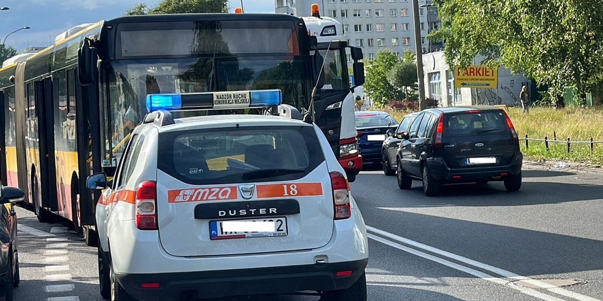 Ciężko ranna pasażerka trafiła do szpitala.