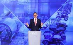 Nie więcej niż 10 tys. zł na rękę. Ile zdaniem Polaków powinni zarabiać rządzący? [SONDAŻ]