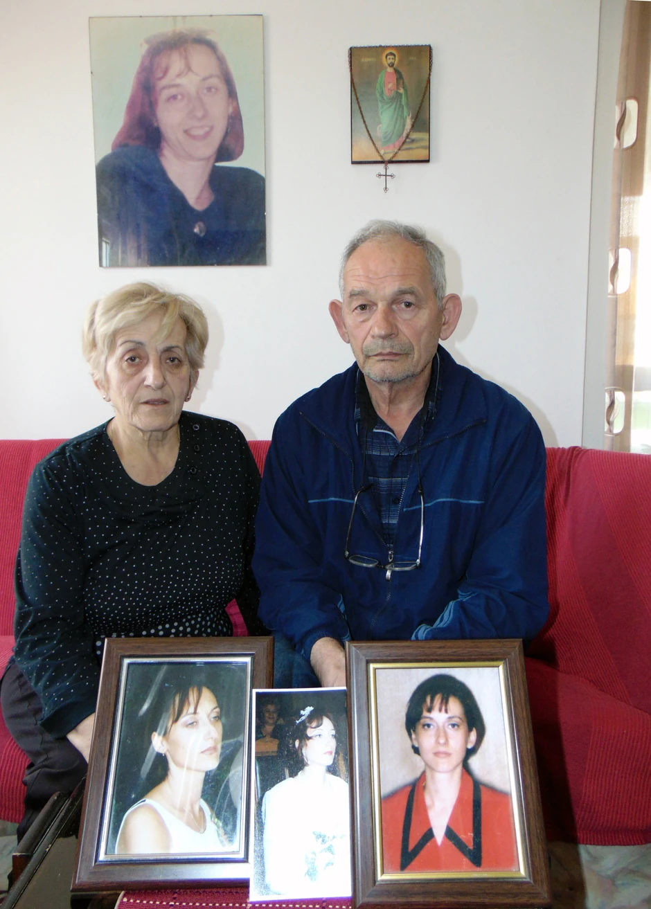 Miloje i Radica Ilić roditelji trudnice Ljiljane Spasić koja je nastradala u maju 1999 godine od kasetnih bombi 