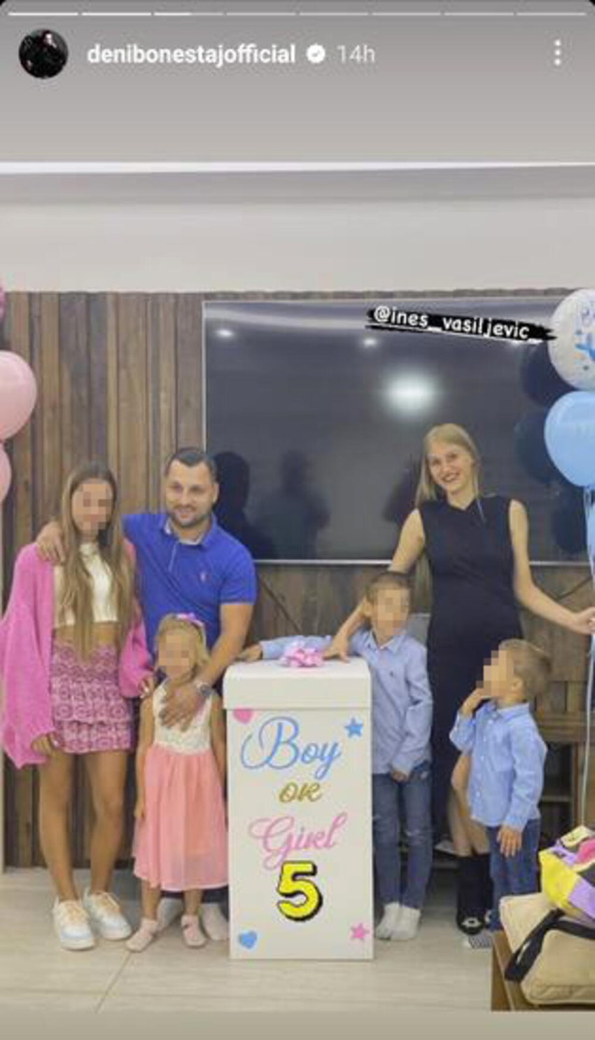 Deni Boneštajn sa porodicom