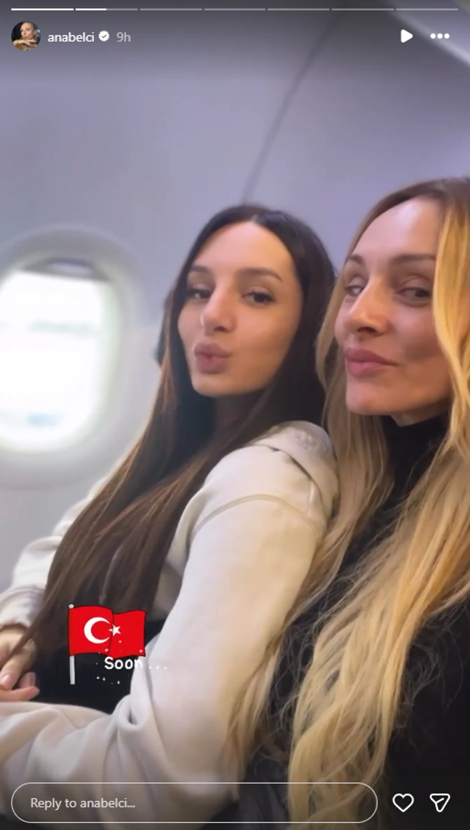 Anabela sa ćerkom Ninom na putovanju