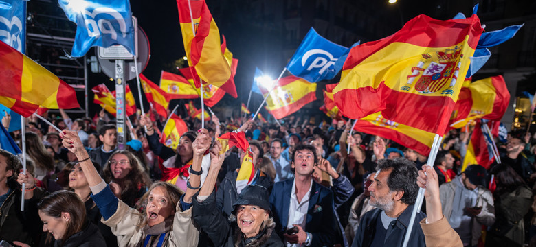 Hiszpania staje przed historyczną decyzją. Premier ma chytry plan na utrzymanie władzy  [WYJAŚNIAMY]