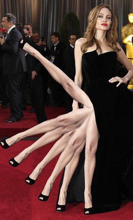Mem z nogą Angeliny Jolie