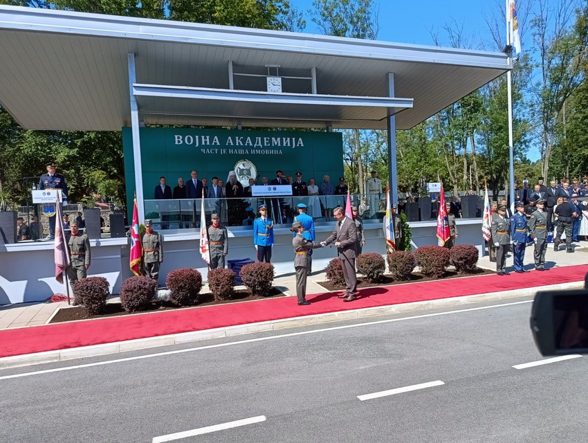 Aleksandar Vučić, Promocija najmlađih oficira Vojske Srbije u kasarni "General Jovan Mišković" na Banjici.