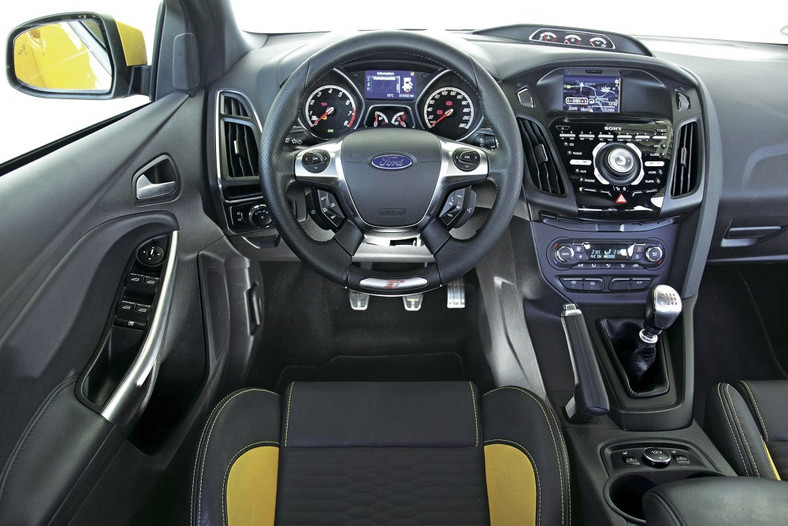 Ford Focus ST: kokpit